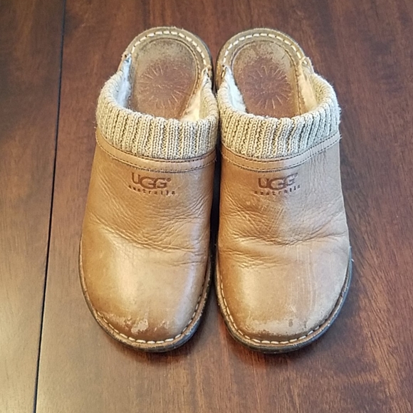 UGG Clogs - Picture 2 of 5